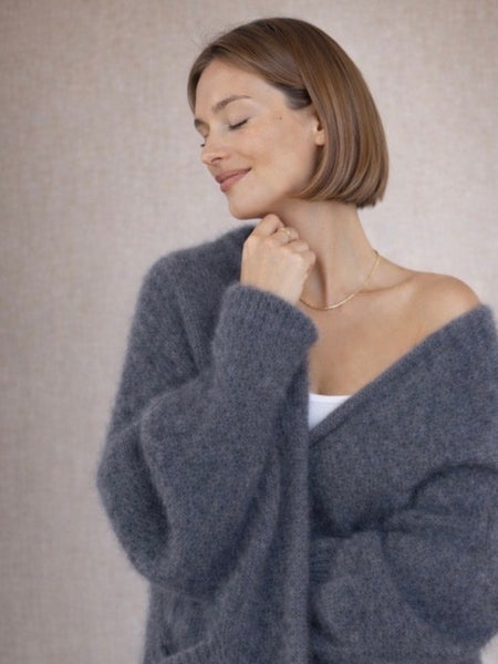 Pitk&auml; Mohair neuletakki taskuilla